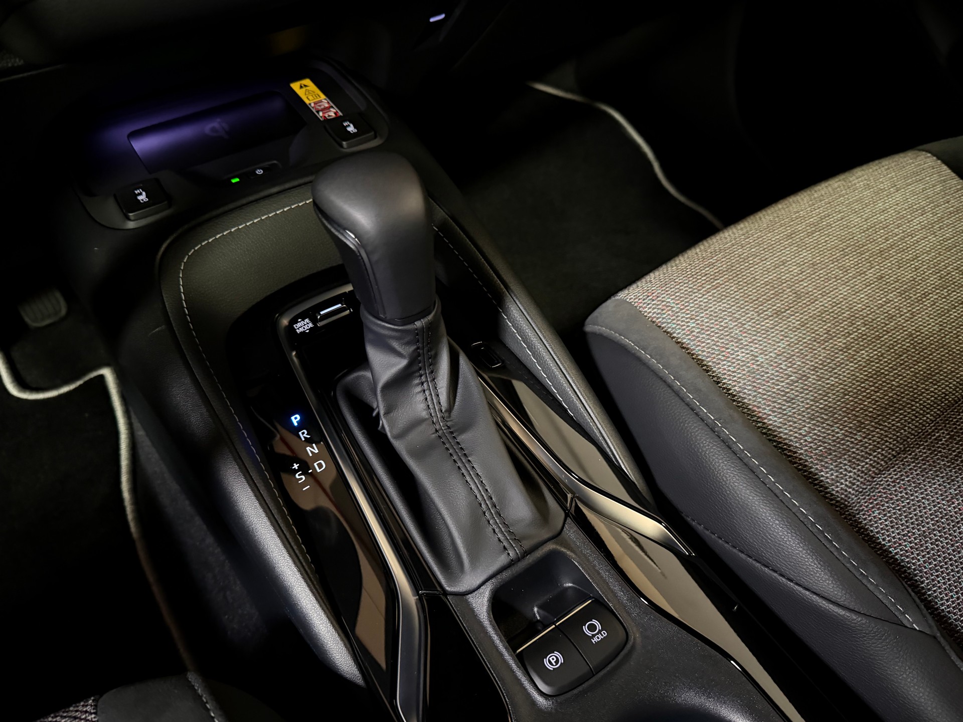 TOYOTA Corolla Touring Sports 1.8 HSD Trend e-CVT-image-9