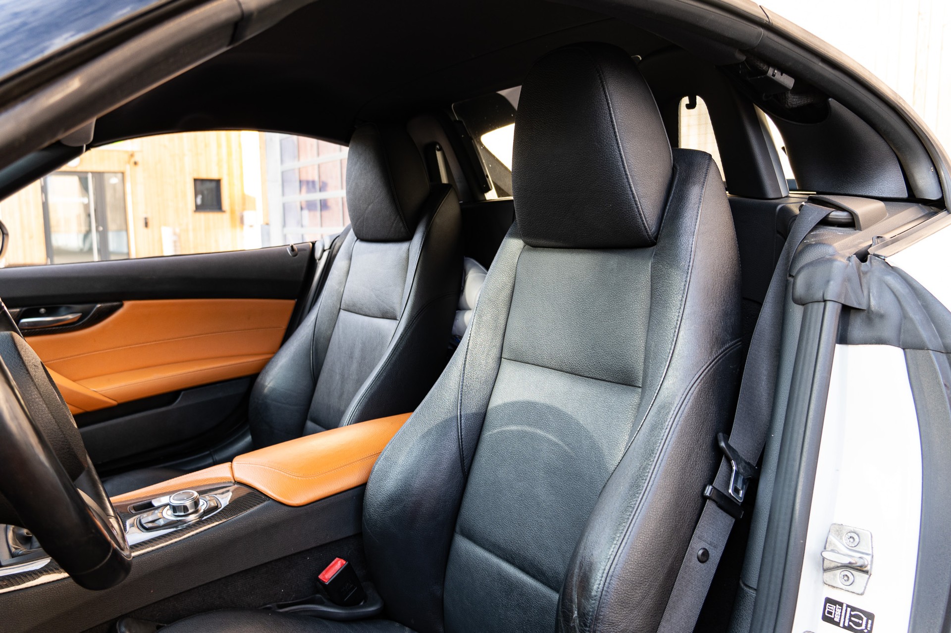 BMW Z4 28i sDrive-image-8