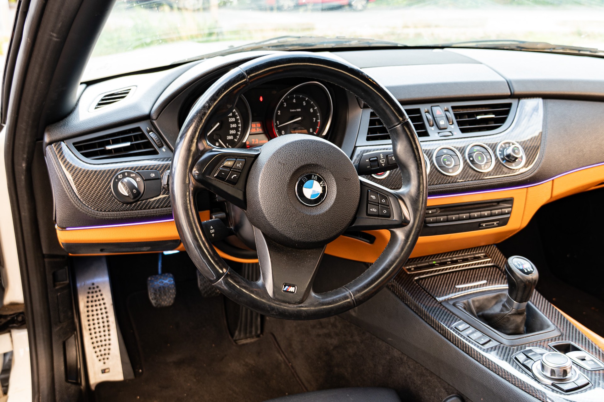 BMW Z4 28i sDrive-image-1