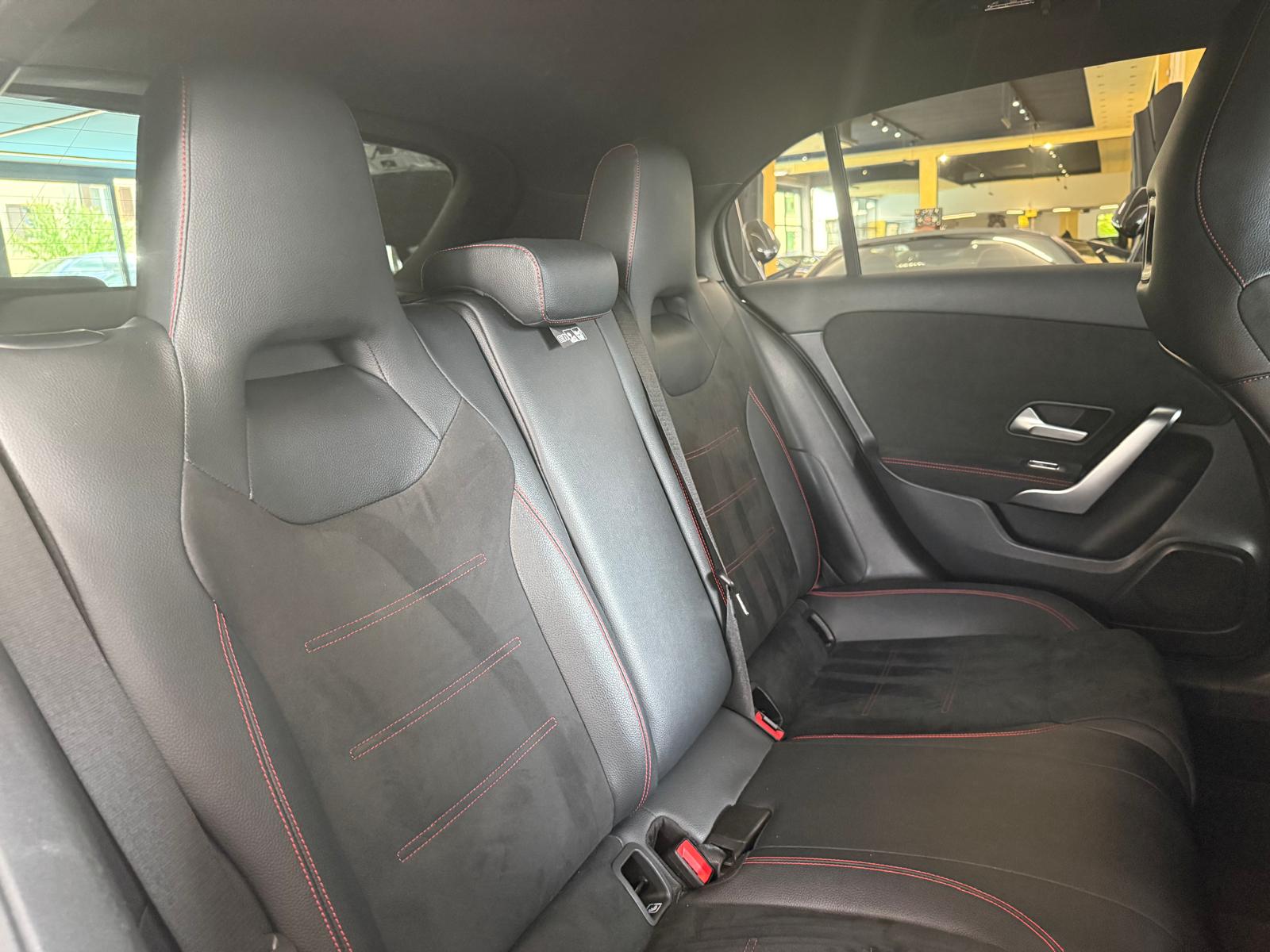 MERCEDES-BENZ A 180 AMG Line 7G-DCT-image-18