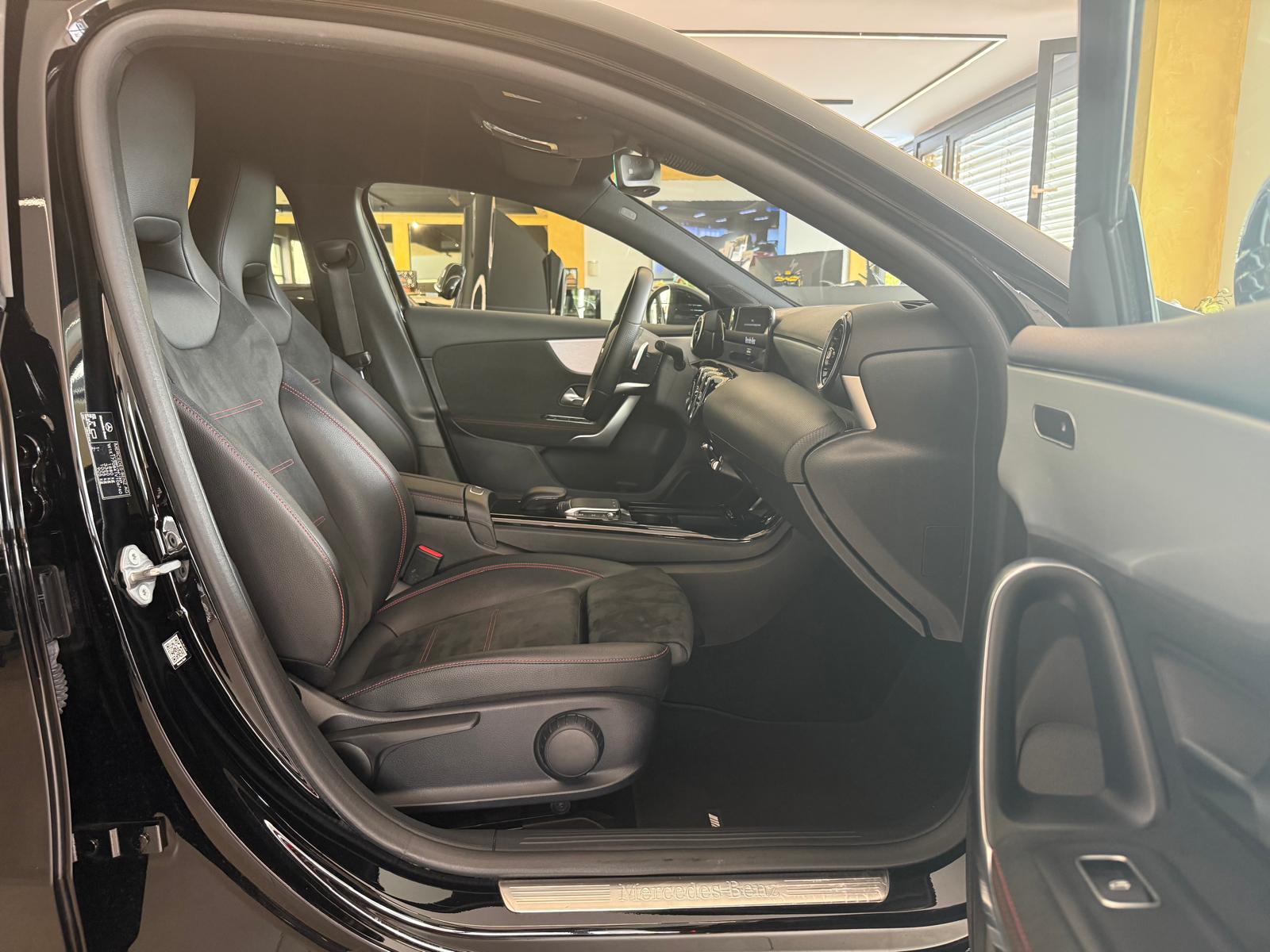 MERCEDES-BENZ A 180 AMG Line 7G-DCT-image-14