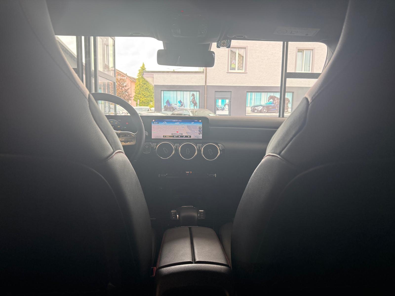 MERCEDES-BENZ A 180 AMG Line 7G-DCT-image-19