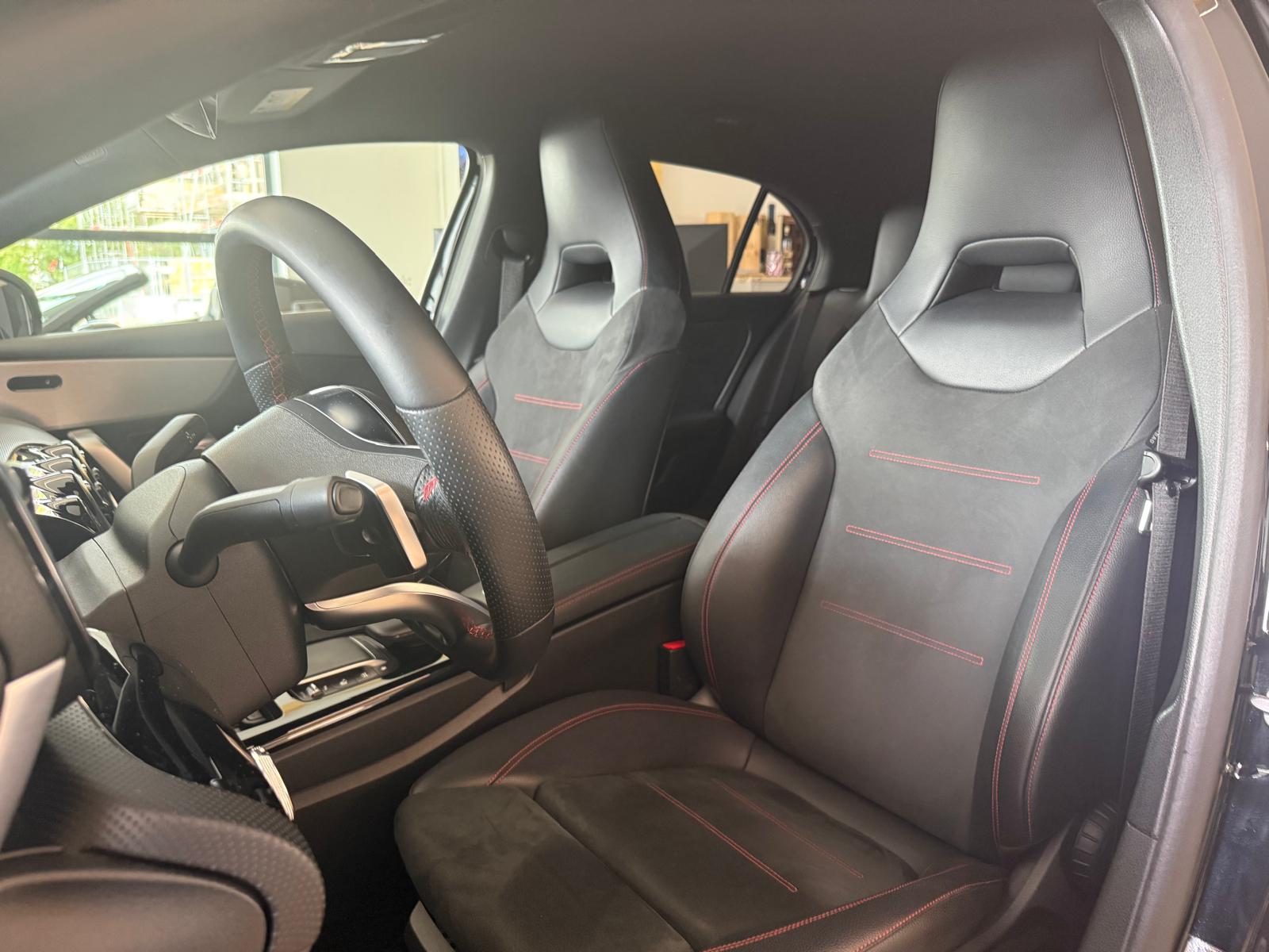 MERCEDES-BENZ A 180 AMG Line 7G-DCT-image-11