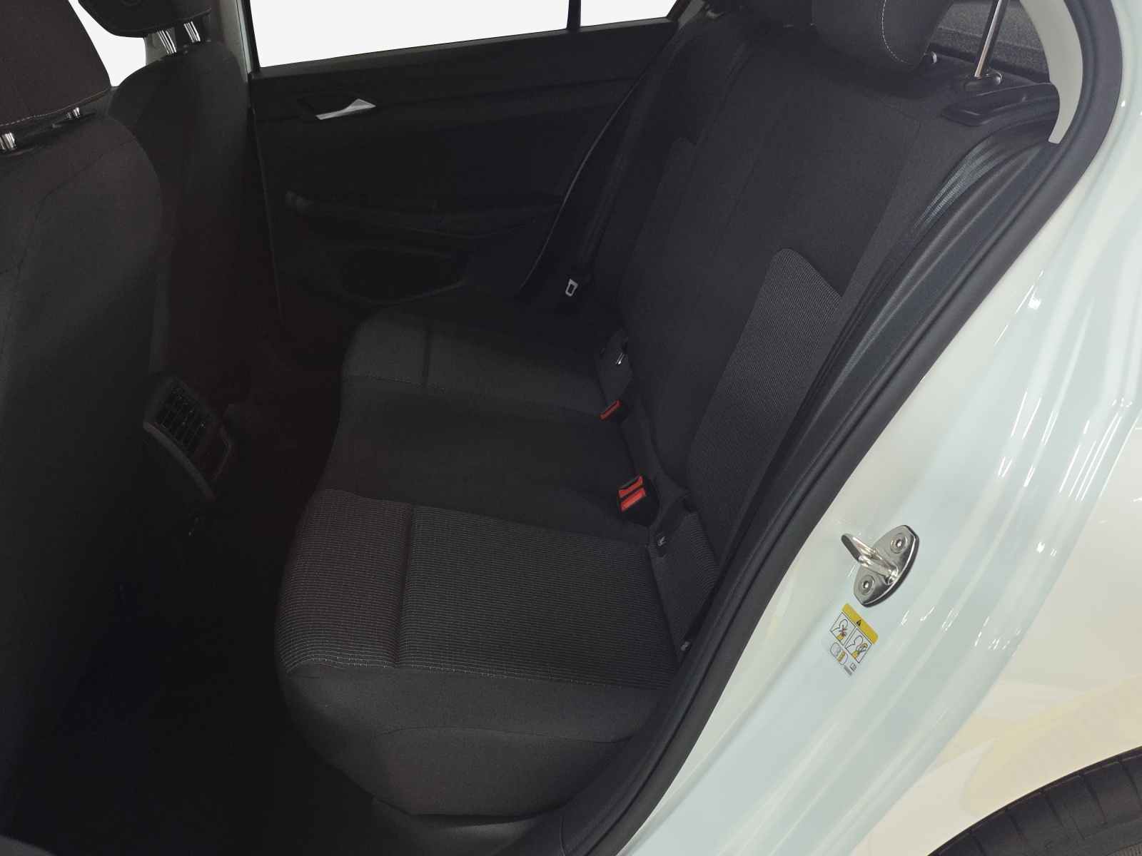 VW Golf 1.5 e TSI mHEV Value DSG-image-11