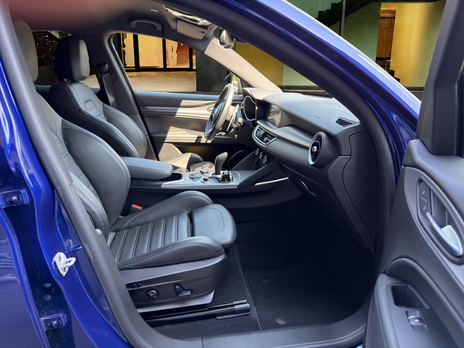 ALFA ROMEO Stelvio 2.0 Q4 Sprint / CH Auslieferung-image-14