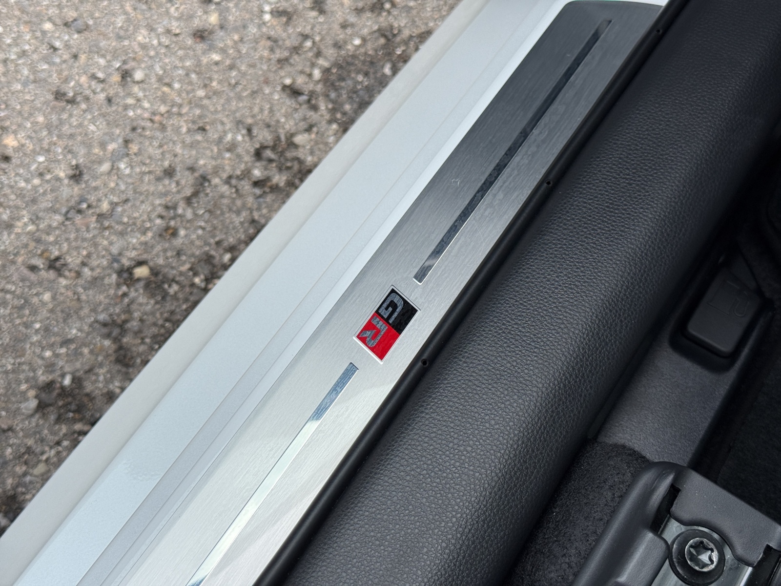 TOYOTA Yaris 1.5 GR Sport e-CVT (4 STÜCK)-image-30