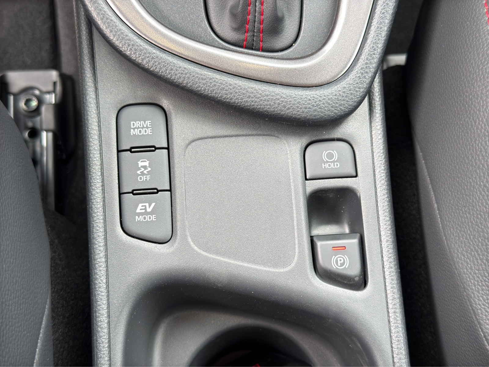 TOYOTA Yaris 1.5 GR Sport e-CVT (4 STÜCK)-image-25