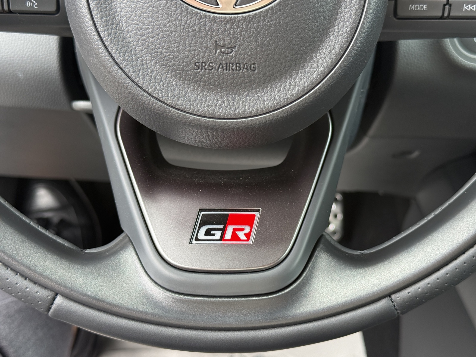 TOYOTA Yaris 1.5 GR Sport e-CVT (4 STÜCK)-image-31