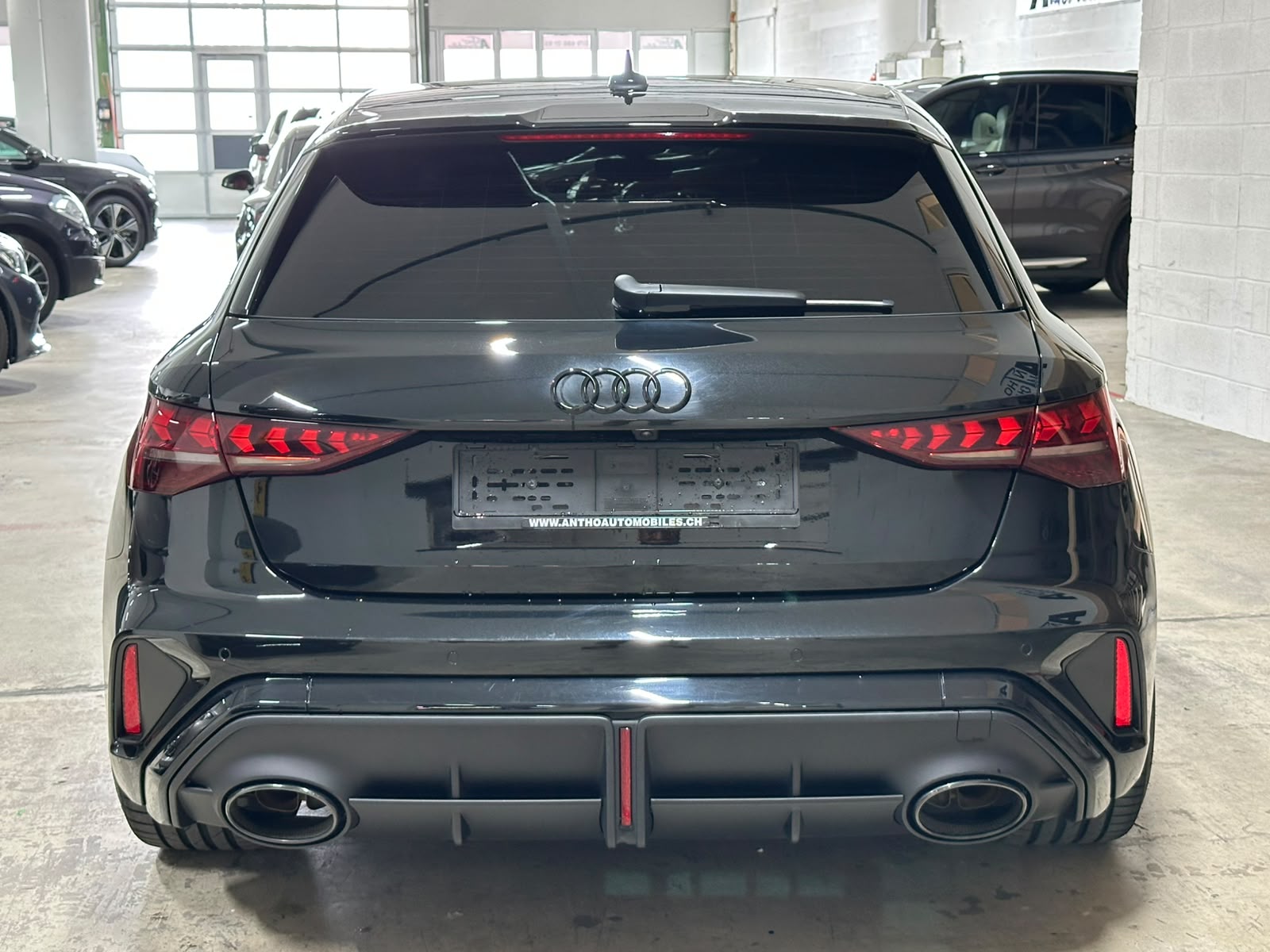 AUDI RS3 Sportback 2.5 TSI quattro S-tronic-image-4