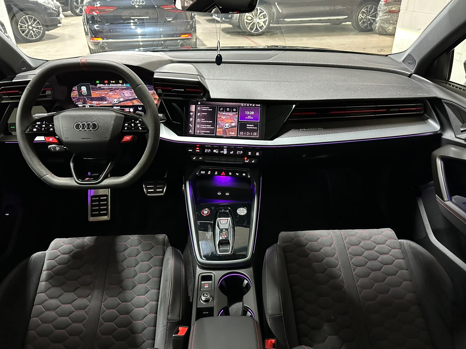 AUDI RS3 Sportback 2.5 TSI quattro S-tronic-image-11