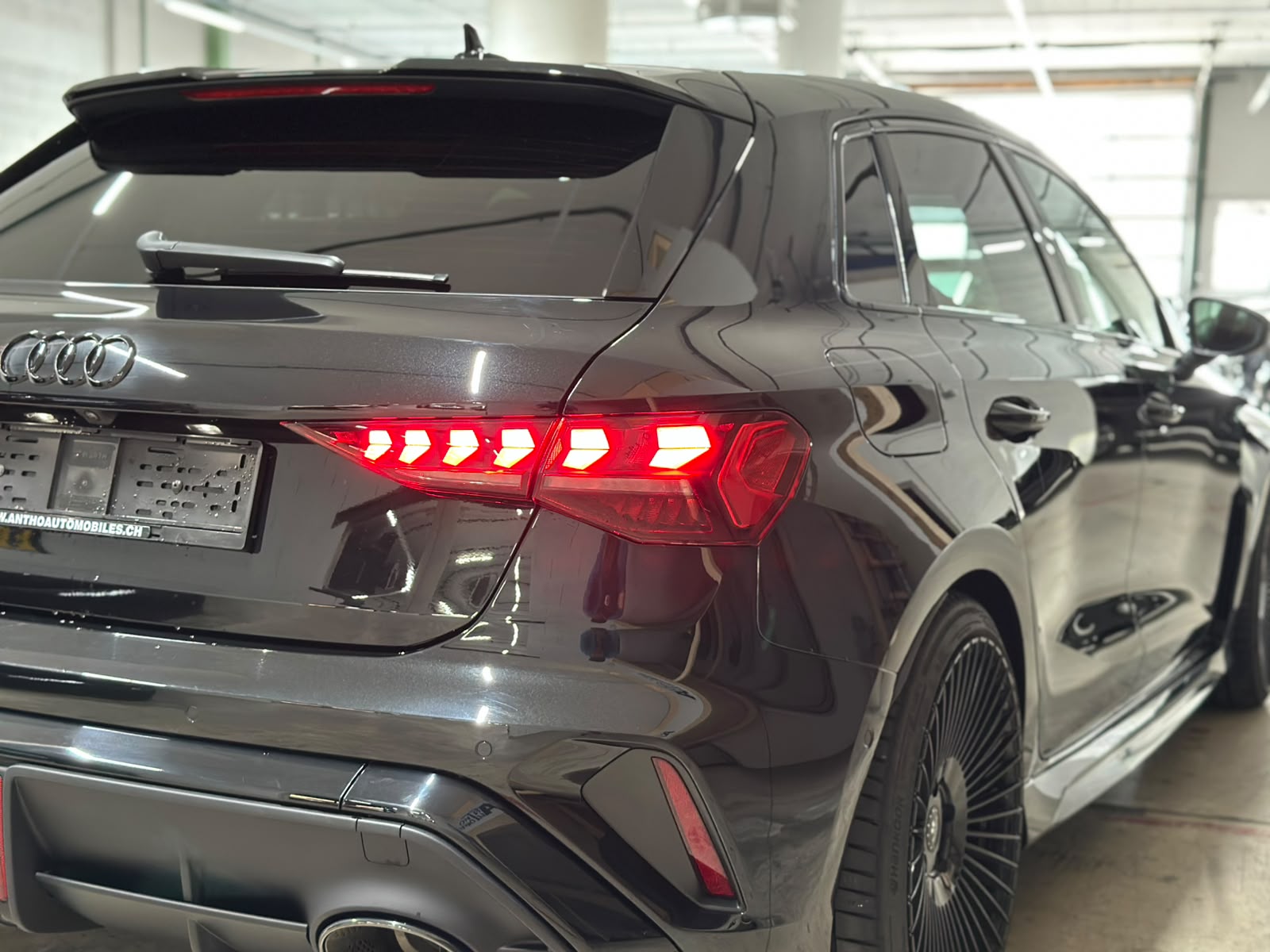 AUDI RS3 Sportback 2.5 TSI quattro S-tronic-image-6