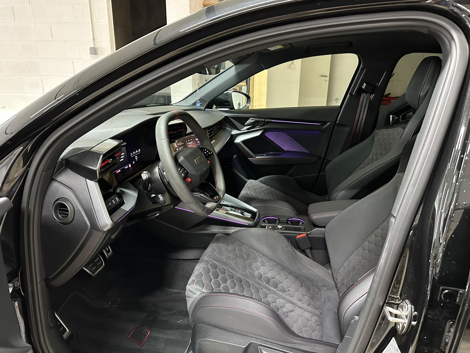 AUDI RS3 Sportback 2.5 TSI quattro S-tronic-image-8