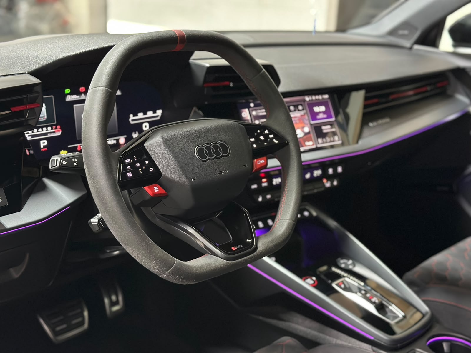 AUDI RS3 Sportback 2.5 TSI quattro S-tronic-image-12