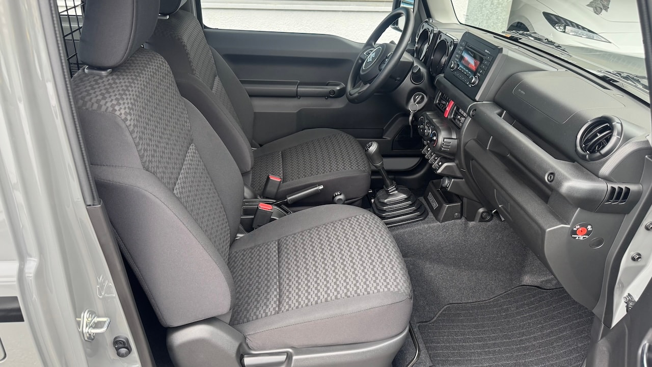 SUZUKI JIMNY 1.5 HORIZON EDITION 4x4 | 2 PLATZER | MANUEL-image-25