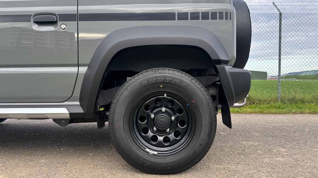 SUZUKI JIMNY 1.5 HORIZON EDITION 4x4 | 2 PLATZER | MANUEL-image-14