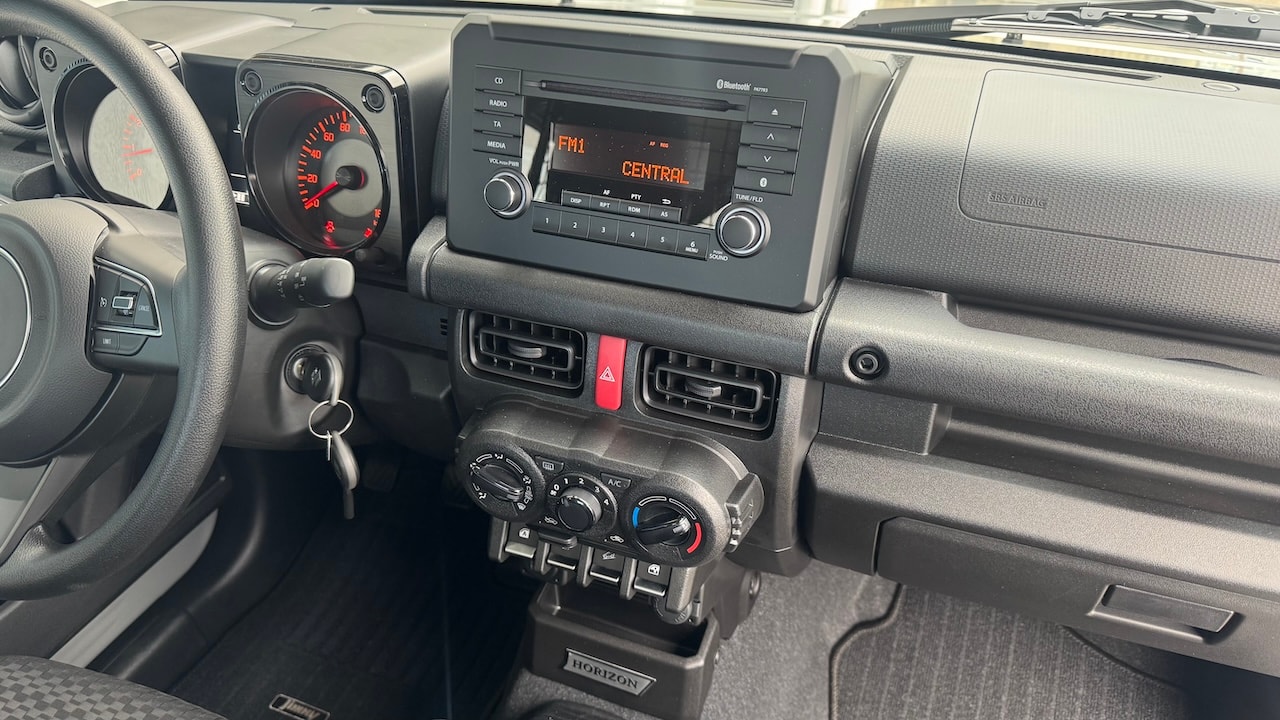 SUZUKI JIMNY 1.5 HORIZON EDITION 4x4 | 2 PLATZER | MANUEL-image-18