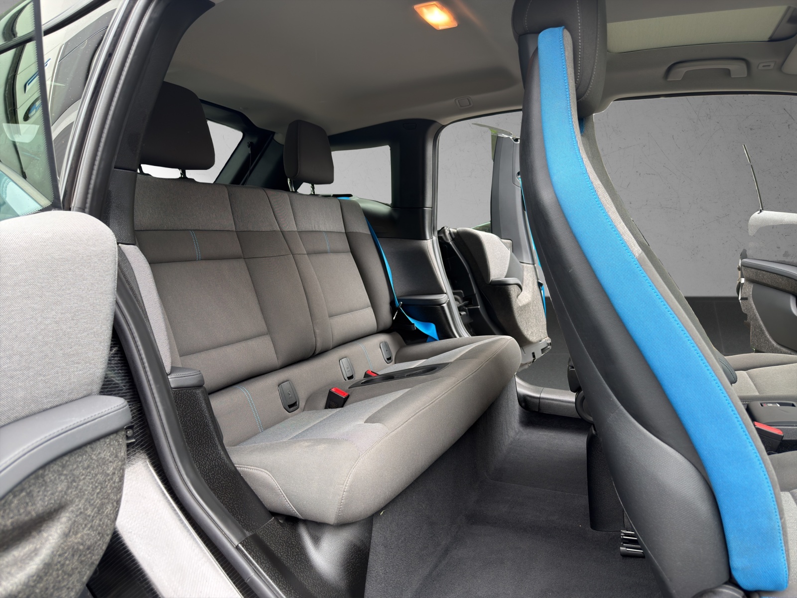 BMW i3s (120Ah)-image-16