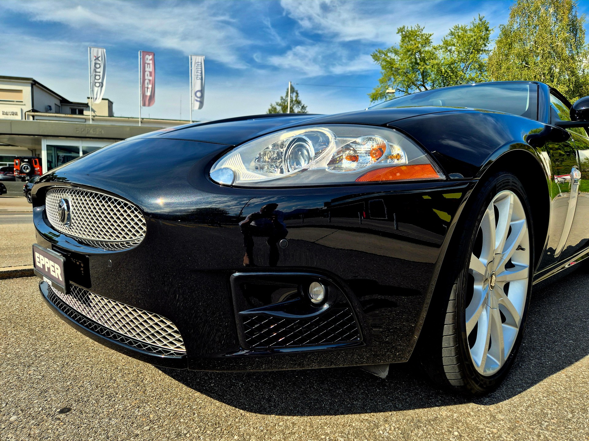 JAGUAR XKR 4.2 V8 SC Automatic-showroom-element-3