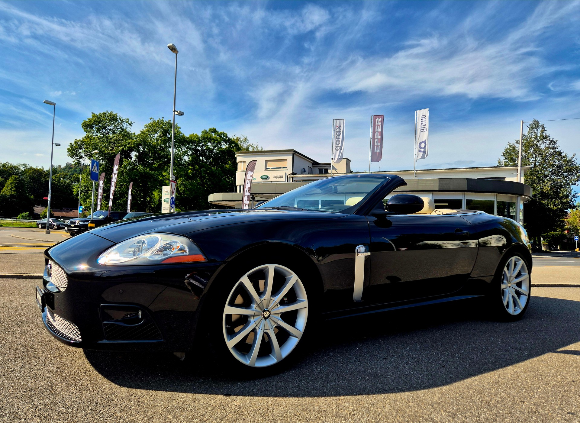 JAGUAR XKR 4.2 V8 SC Automatic-showroom-element-2