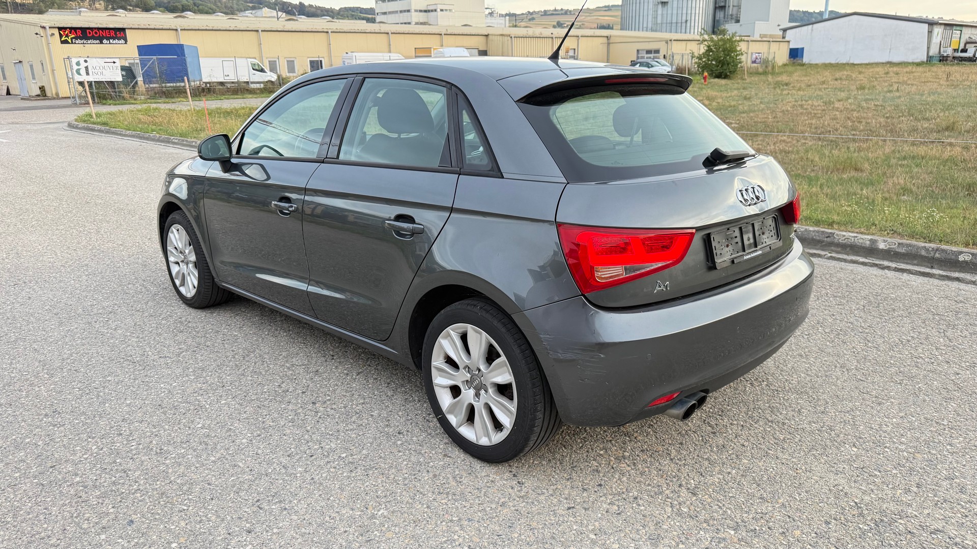 AUDI A1 Sportback 1.4 TFSI Attraction-image-3