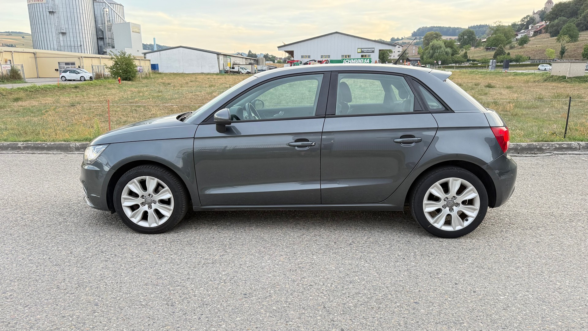 AUDI A1 Sportback 1.4 TFSI Attraction-image-6