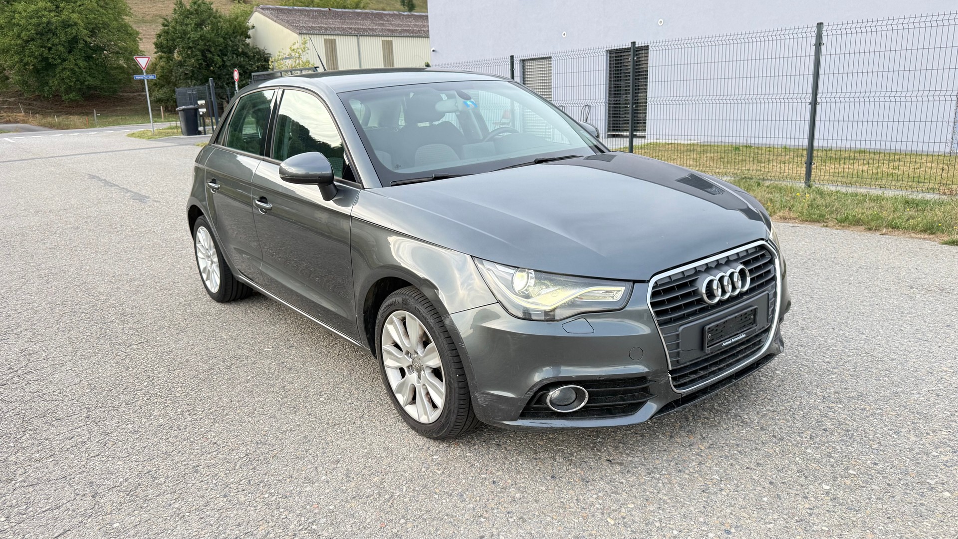 AUDI A1 Sportback 1.4 TFSI Attraction-image-2
