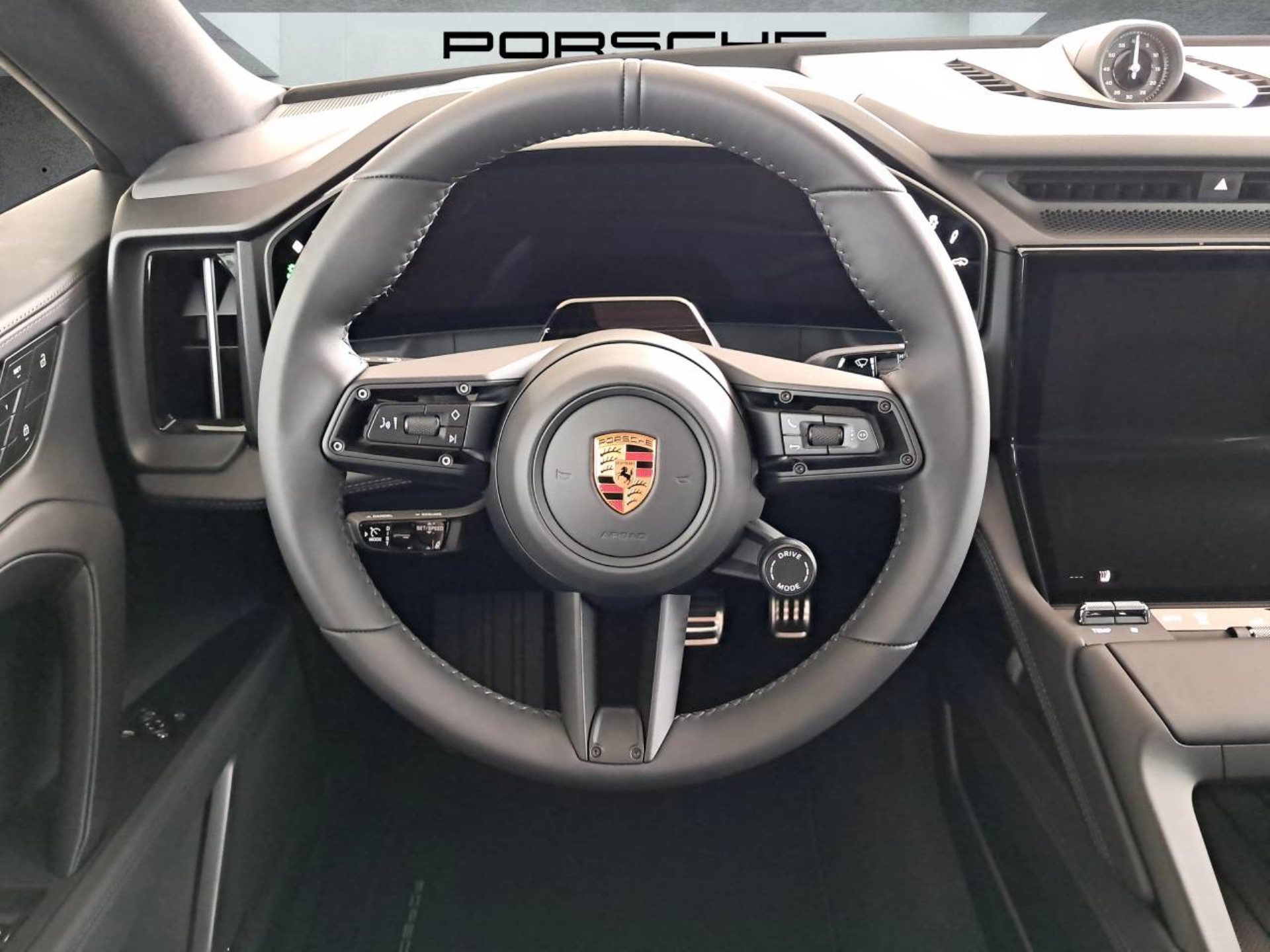 PORSCHE Cayenne Coupé Electric-image-12
