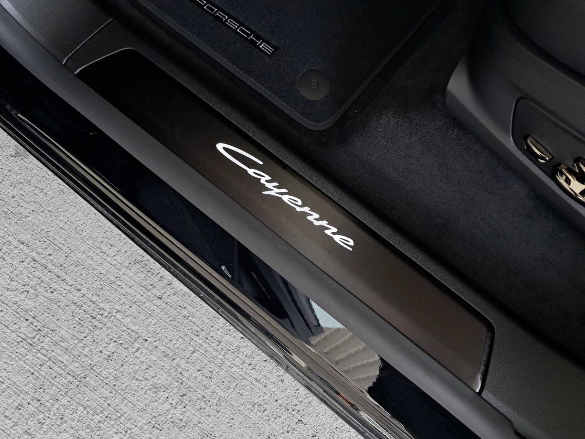 PORSCHE Cayenne Coupé Electric-image-28