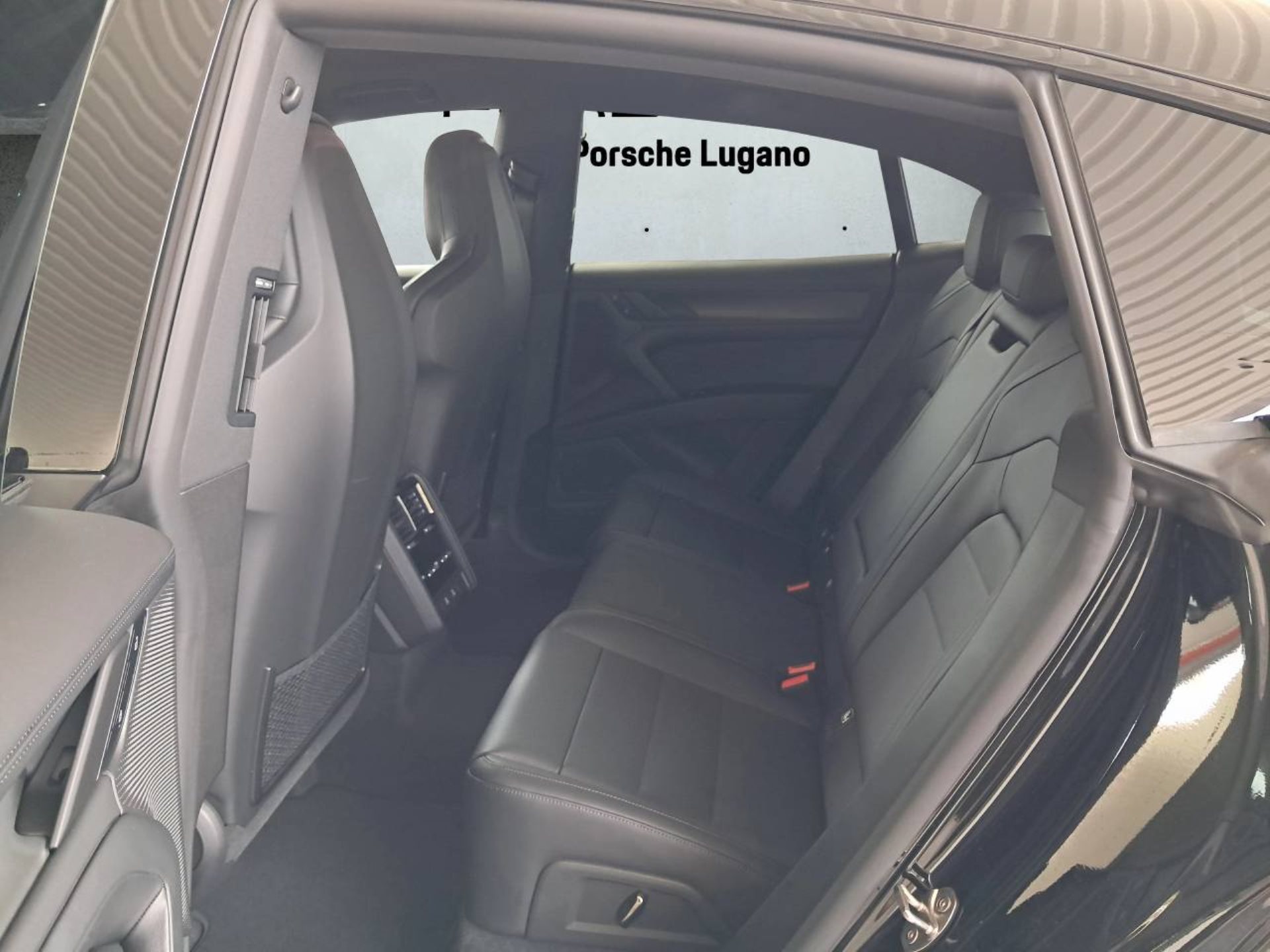 PORSCHE Cayenne Coupé Electric-image-16