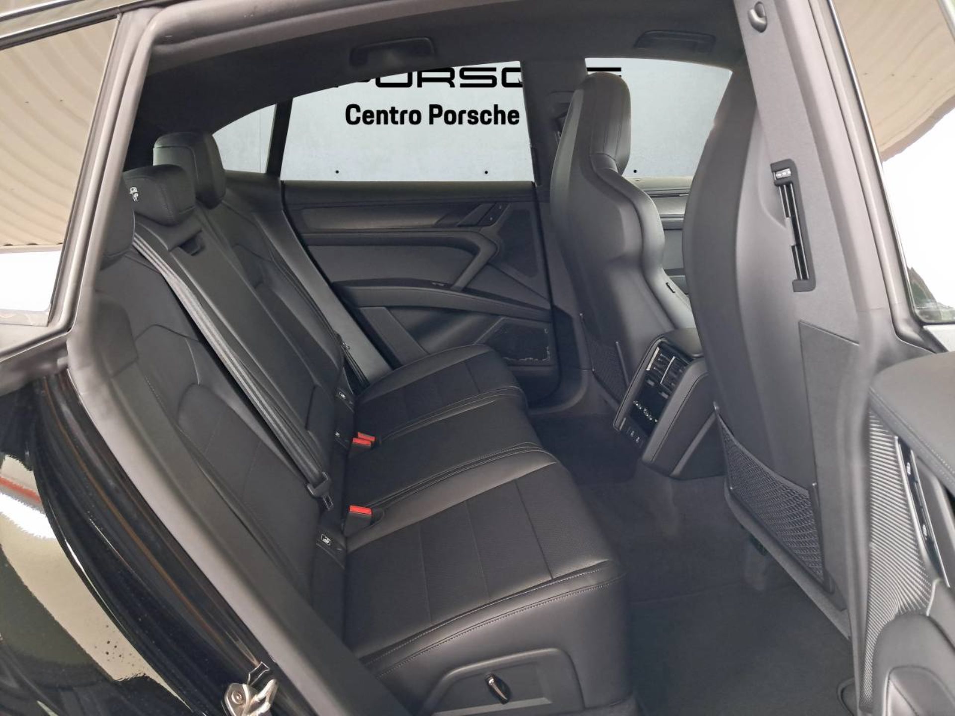 PORSCHE Cayenne Coupé Electric-image-17