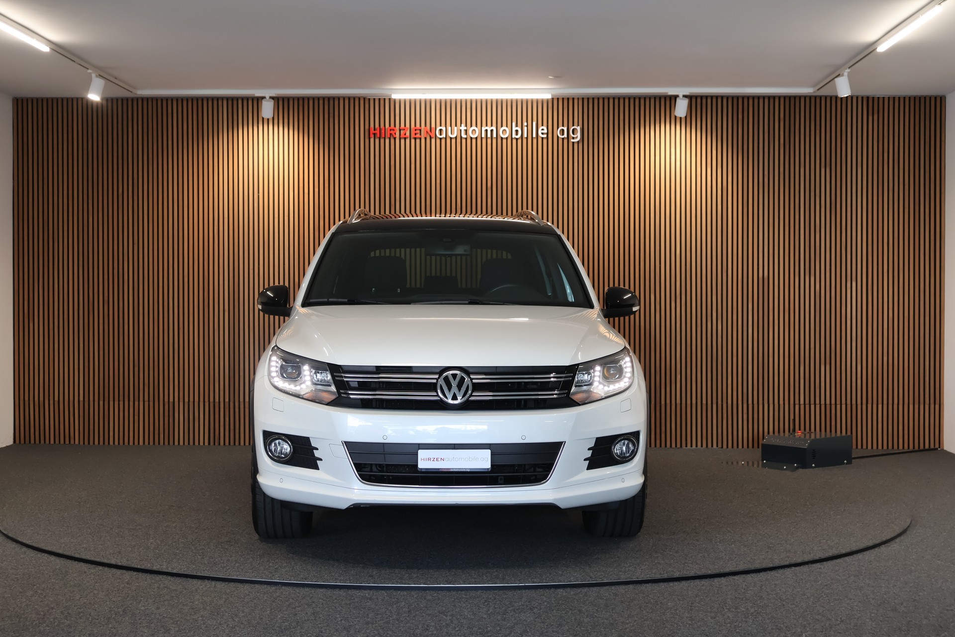 VW Tiguan 2.0 TDI BlueMotion Sport&Style 4Motion DSG-image-7