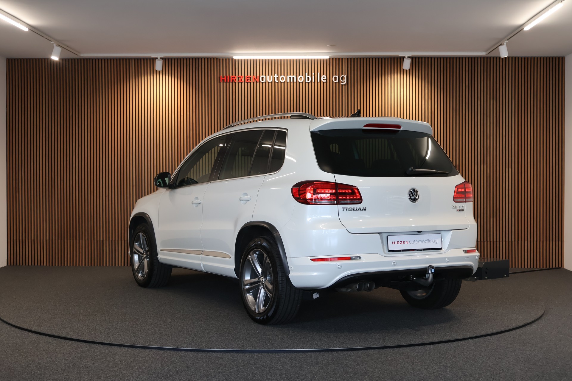 VW Tiguan 2.0 TDI BlueMotion Sport&Style 4Motion DSG-showroom-element-2