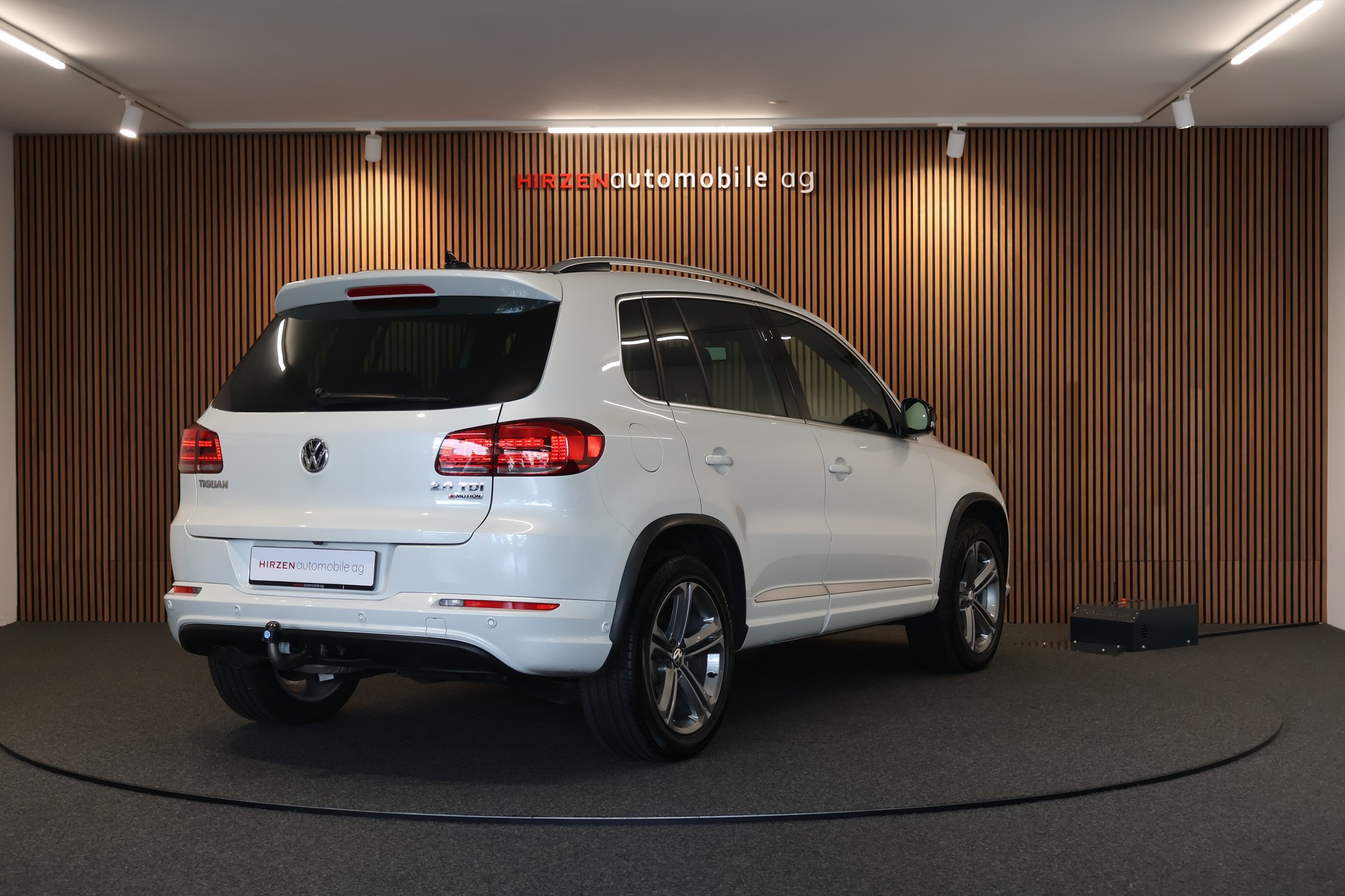 VW Tiguan 2.0 TDI BlueMotion Sport&Style 4Motion DSG-image-4