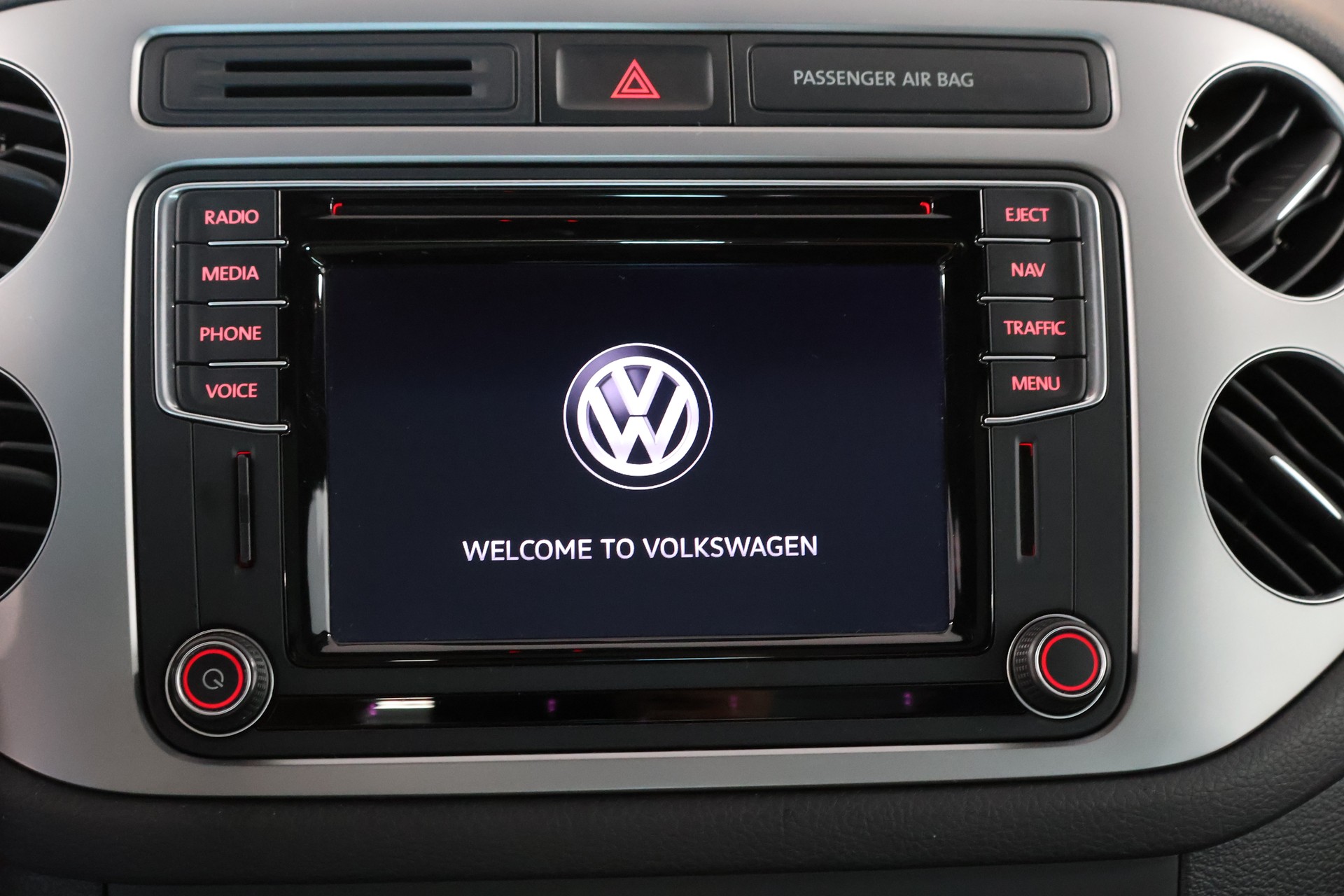 VW Tiguan 2.0 TDI BlueMotion Sport&Style 4Motion DSG-image-19