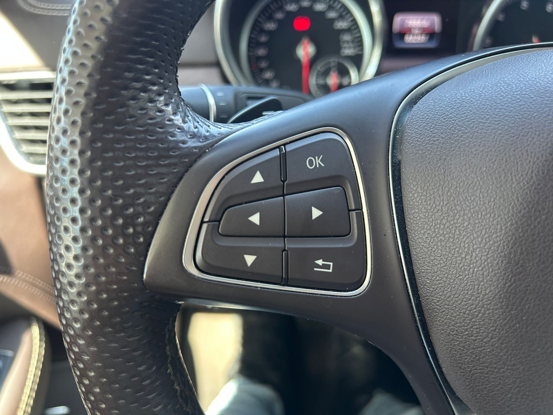 MERCEDES-BENZ GLE 400 4Matic 7G-Tronic-image-9