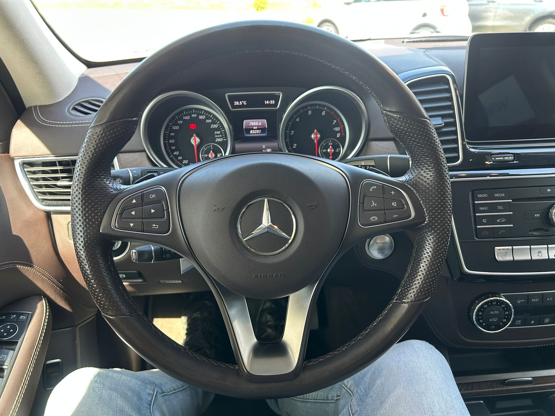 MERCEDES-BENZ GLE 400 4Matic 7G-Tronic-image-8