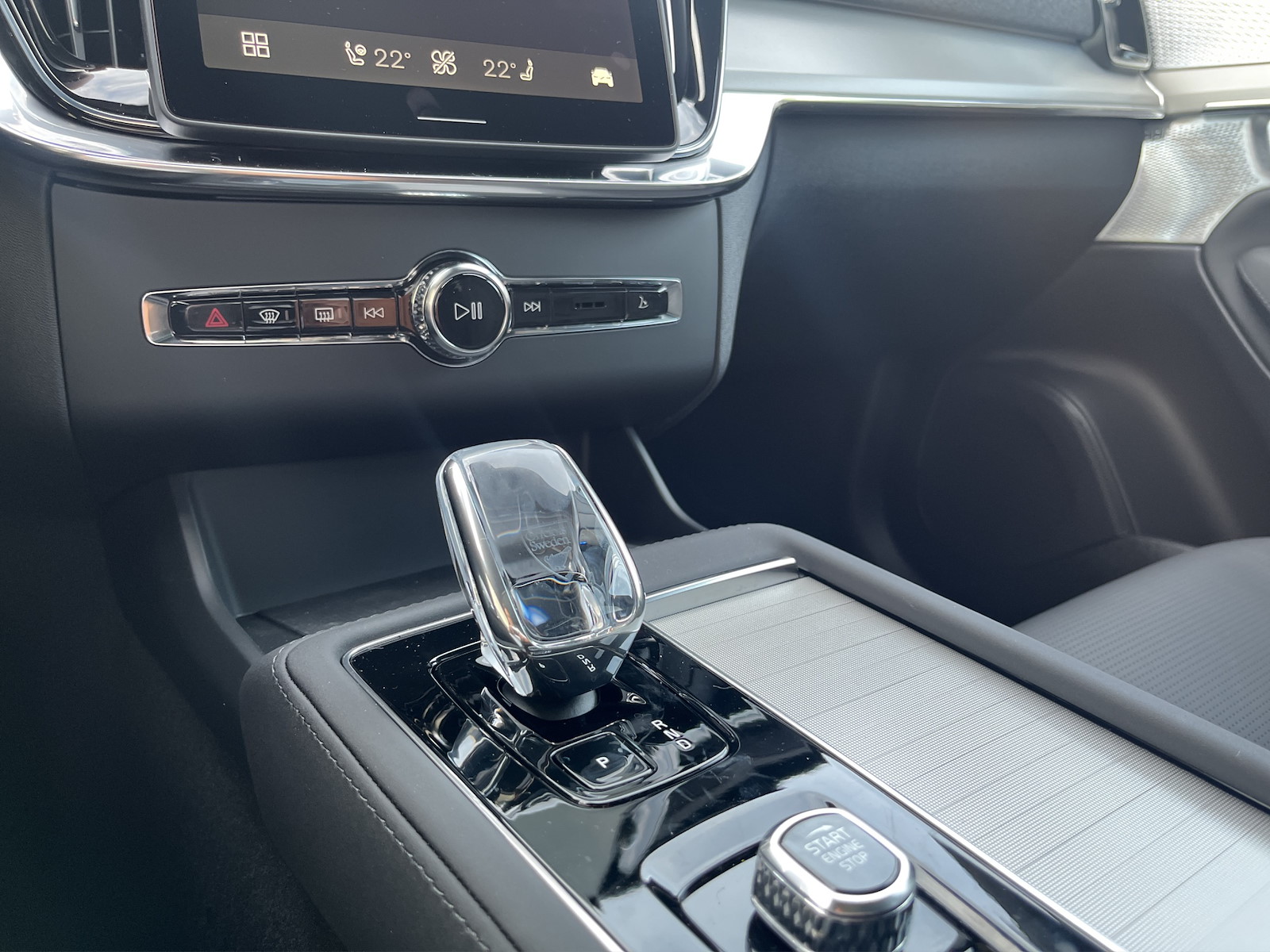 VOLVO XC90 2.0 B5 MH Black Edition AWD-image-15