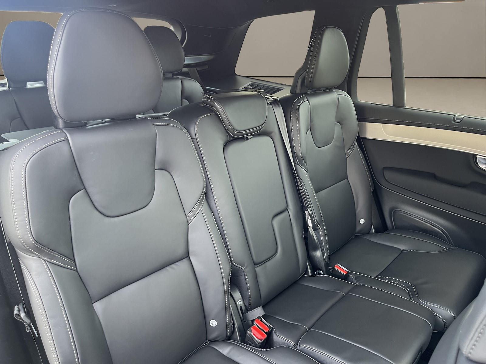 VOLVO XC90 2.0 B5 MH Black Edition AWD-image-11