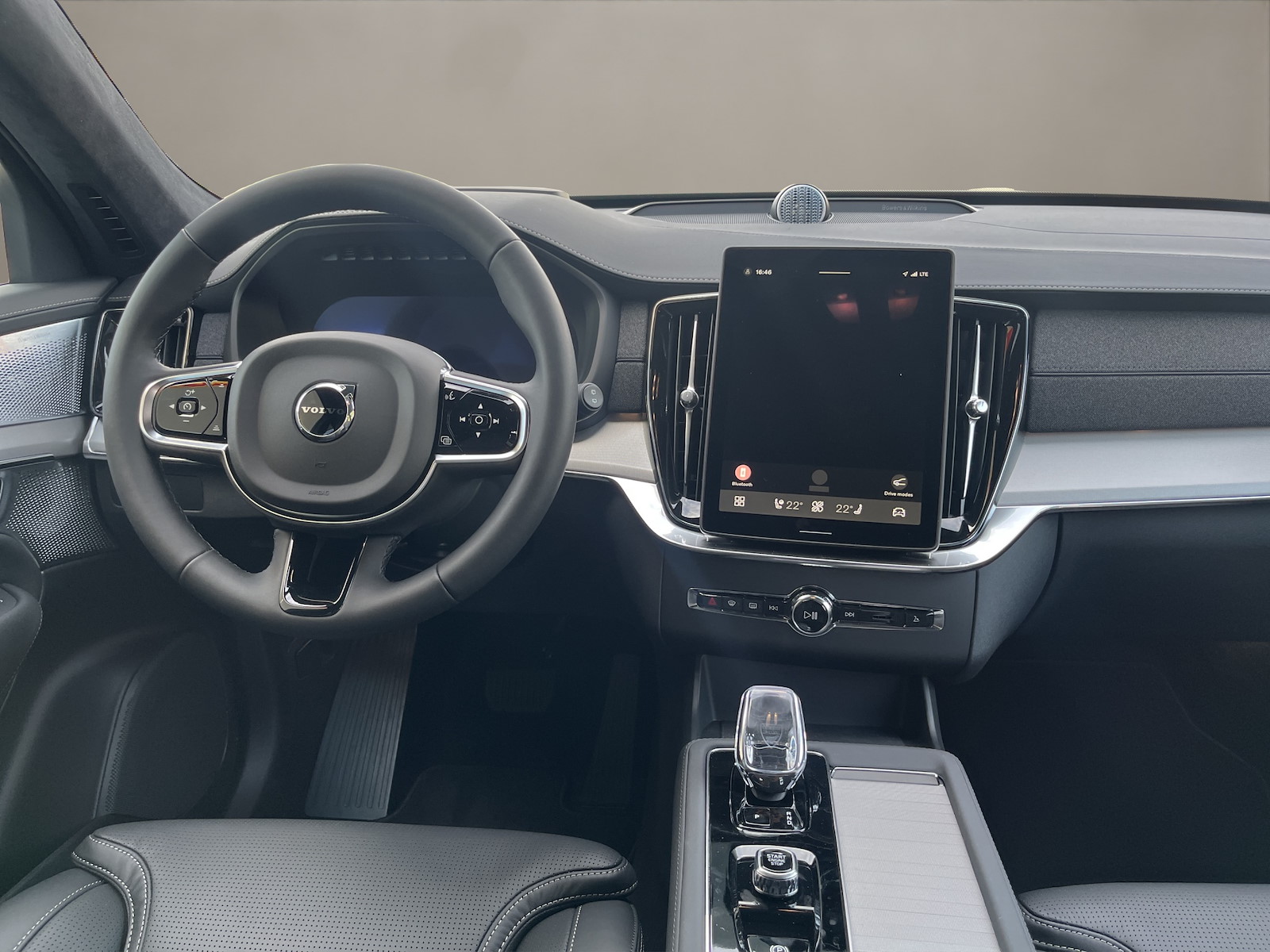 VOLVO XC90 2.0 B5 MH Black Edition AWD-image-12