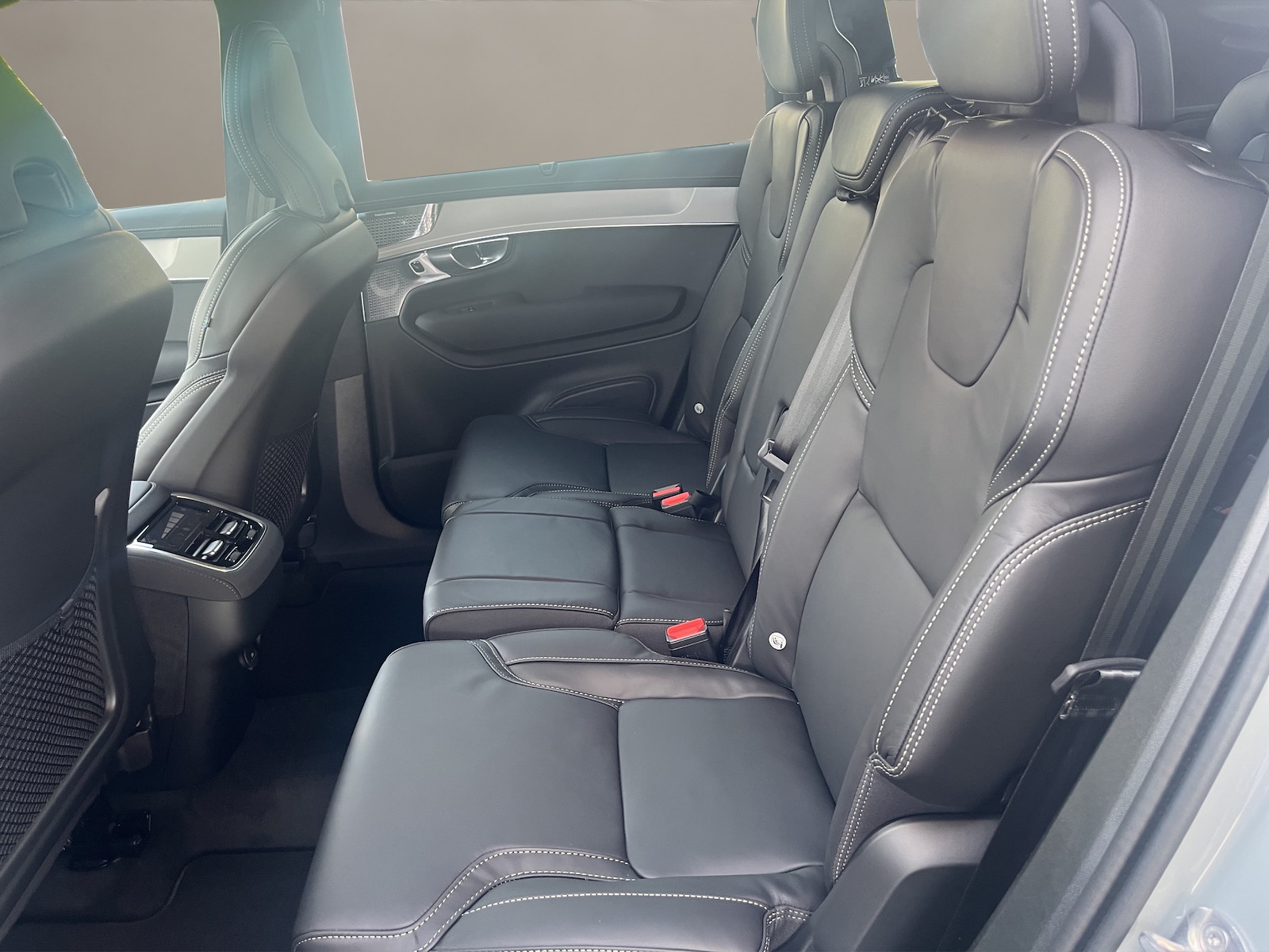 VOLVO XC90 2.0 B5 MH Black Edition AWD-image-9