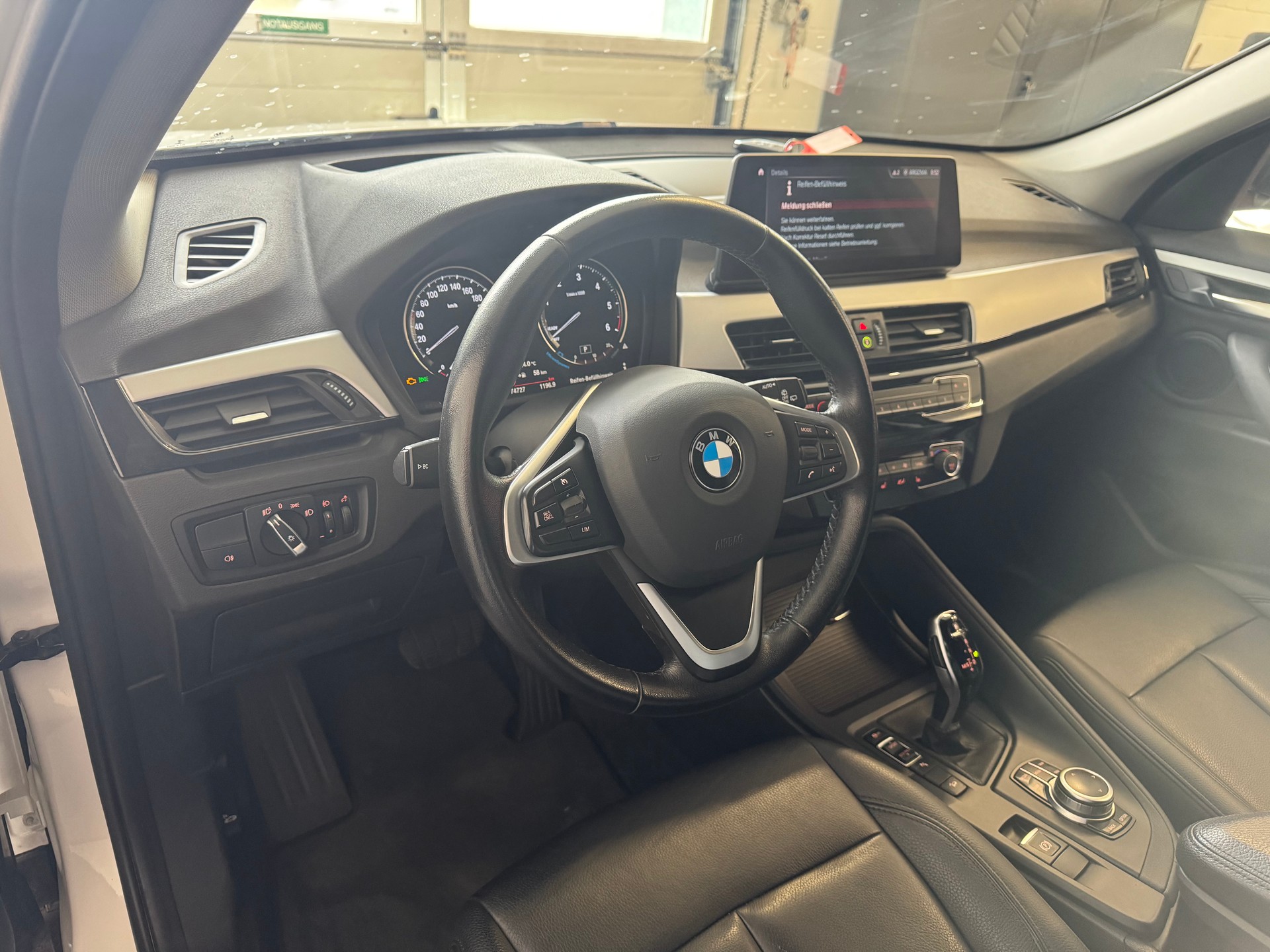 BMW X1 xDrive 18d Steptronic-image-9