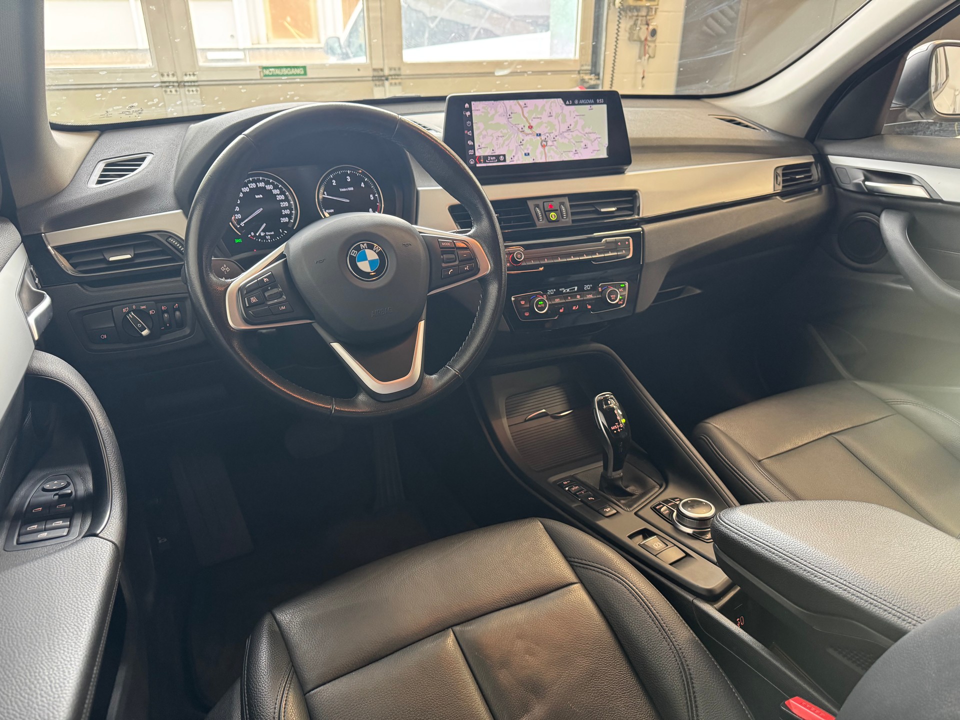 BMW X1 xDrive 18d Steptronic-image-6
