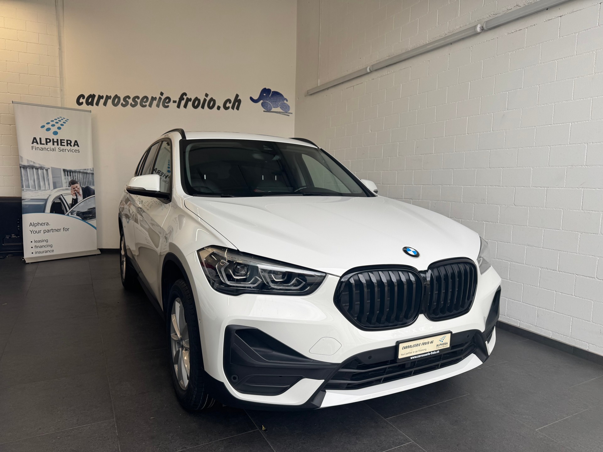BMW X1 xDrive 18d Steptronic-image-16