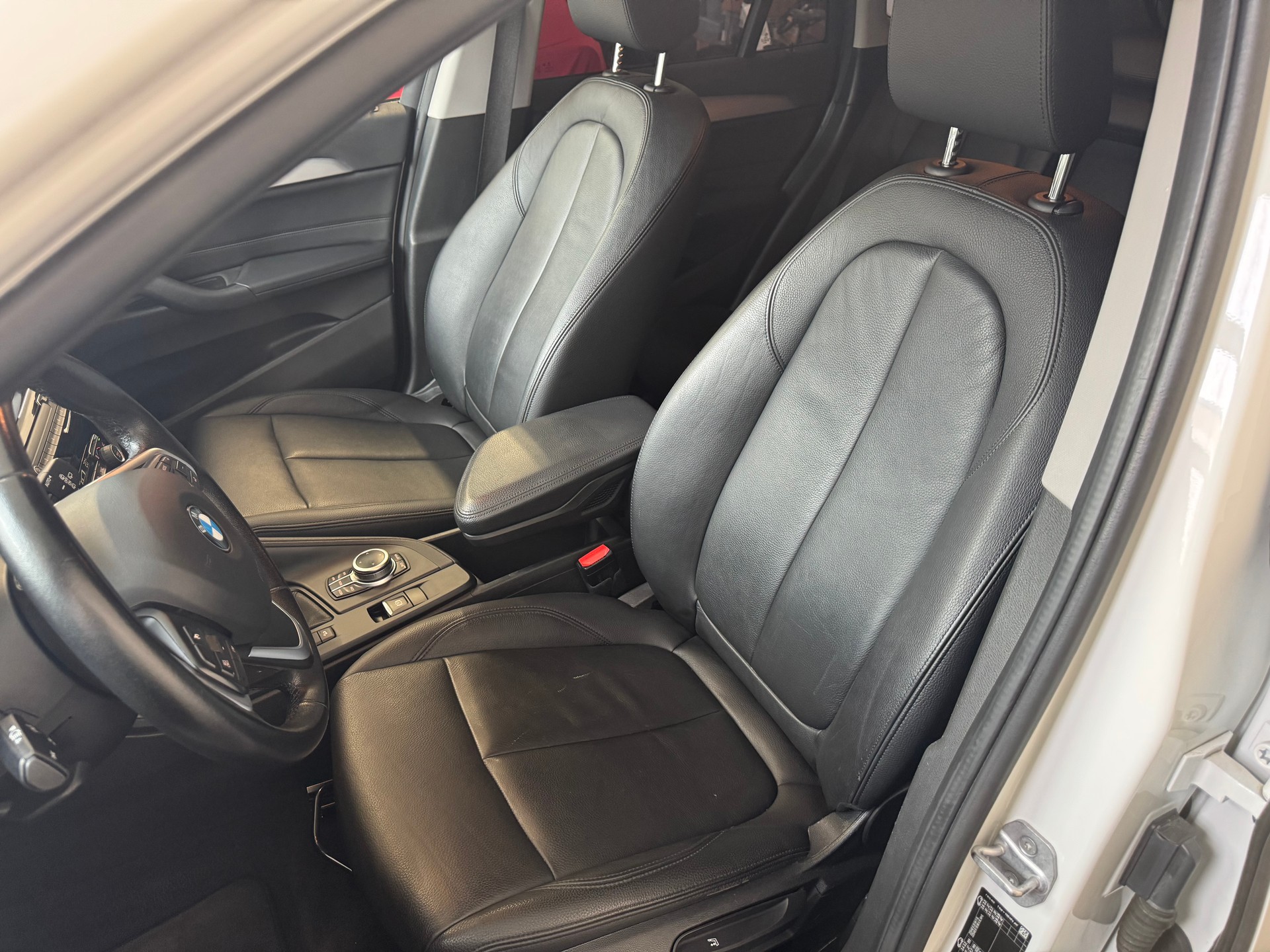 BMW X1 xDrive 18d Steptronic-image-10