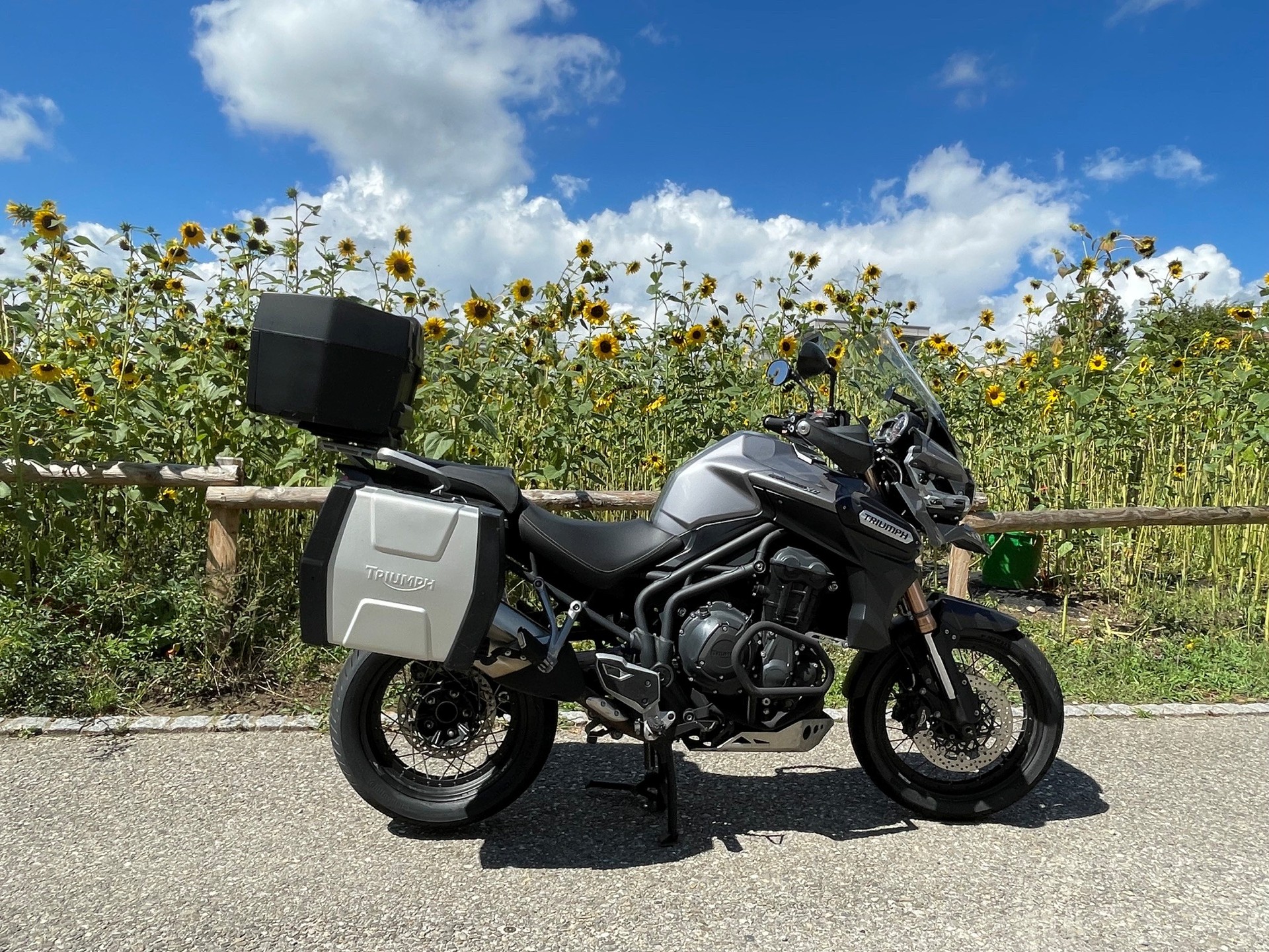 TRIUMPH Tiger 1200 Explorer XC Spoke Wheels ABS-showroom-element-1