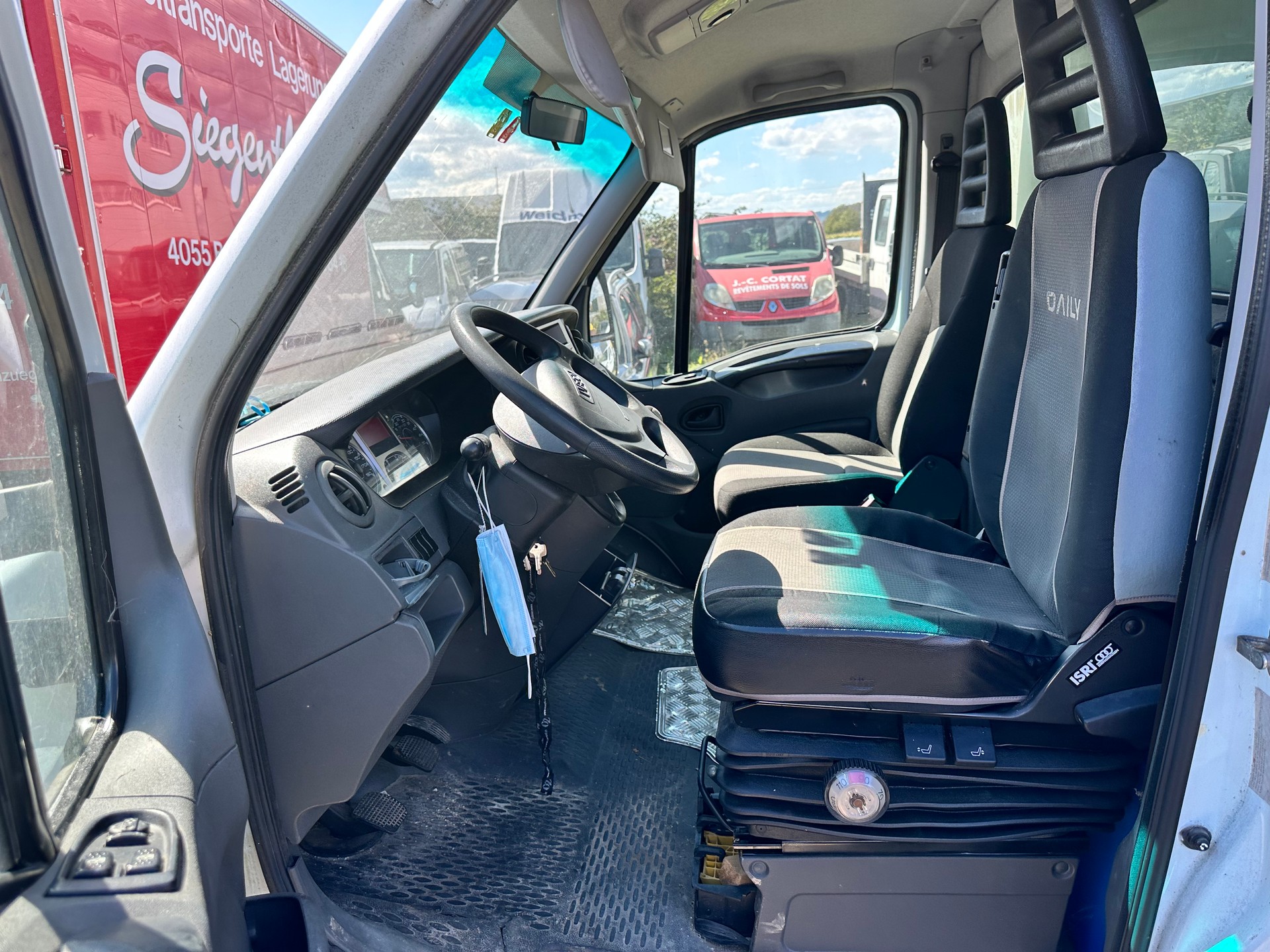 IVECO 35 C 13-image-4