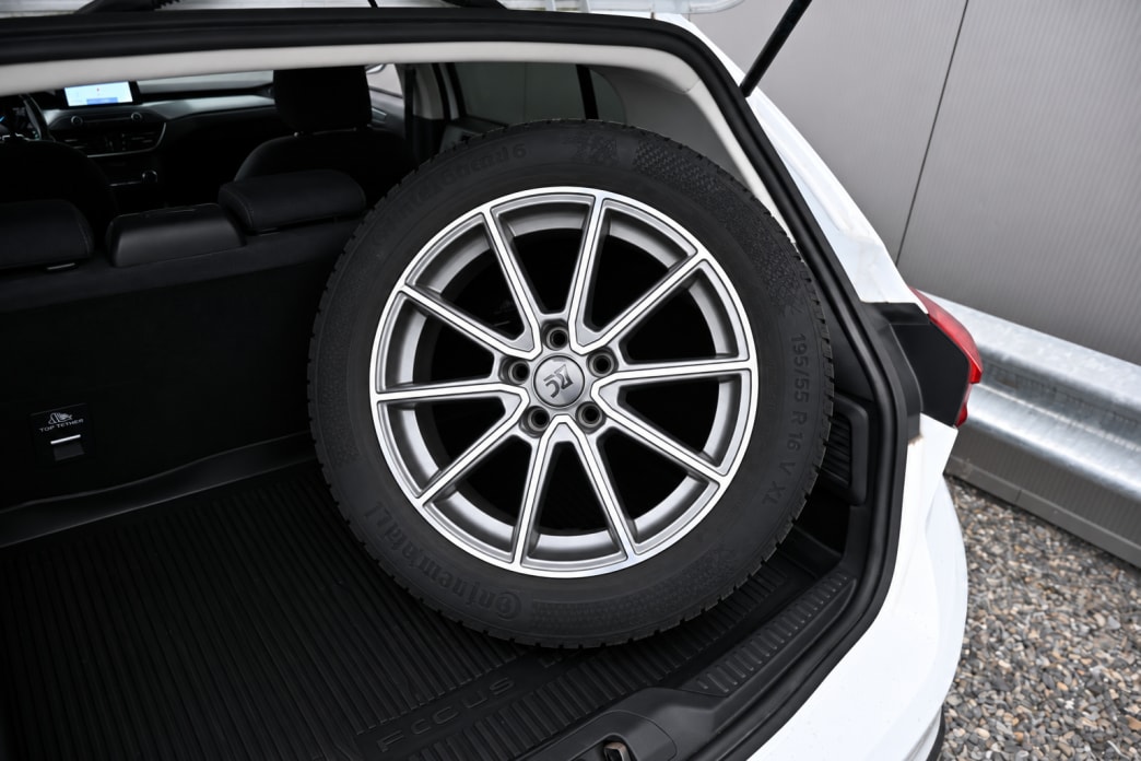 FORD Focus 1.5 SCTi Active X Automatic-image-14