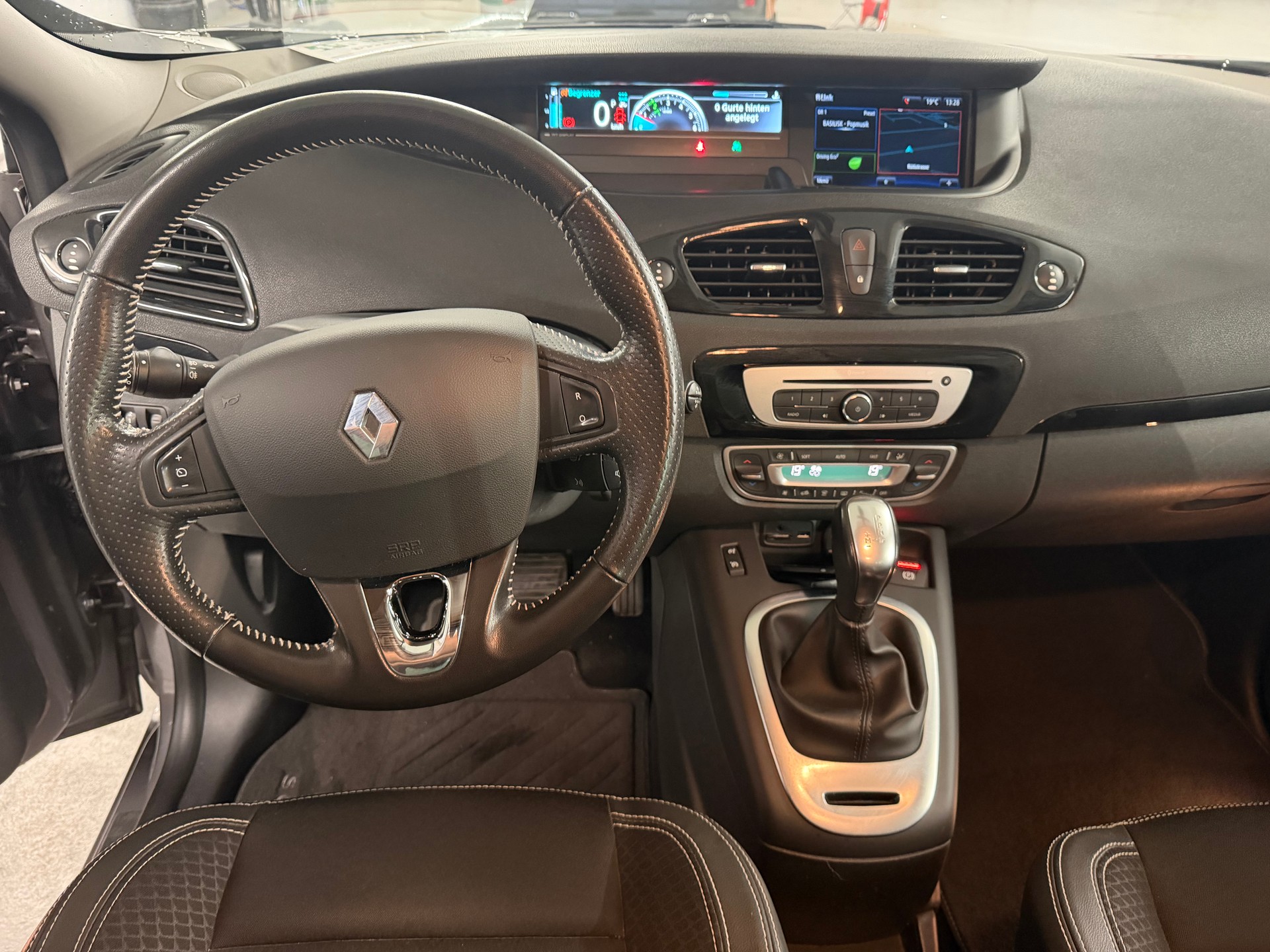 RENAULT Scénic 1.5 dCi Swiss Edition EDC-image-6