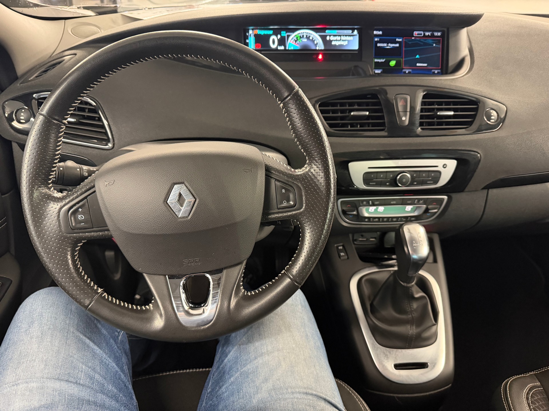 RENAULT Scénic 1.5 dCi Swiss Edition EDC-image-12
