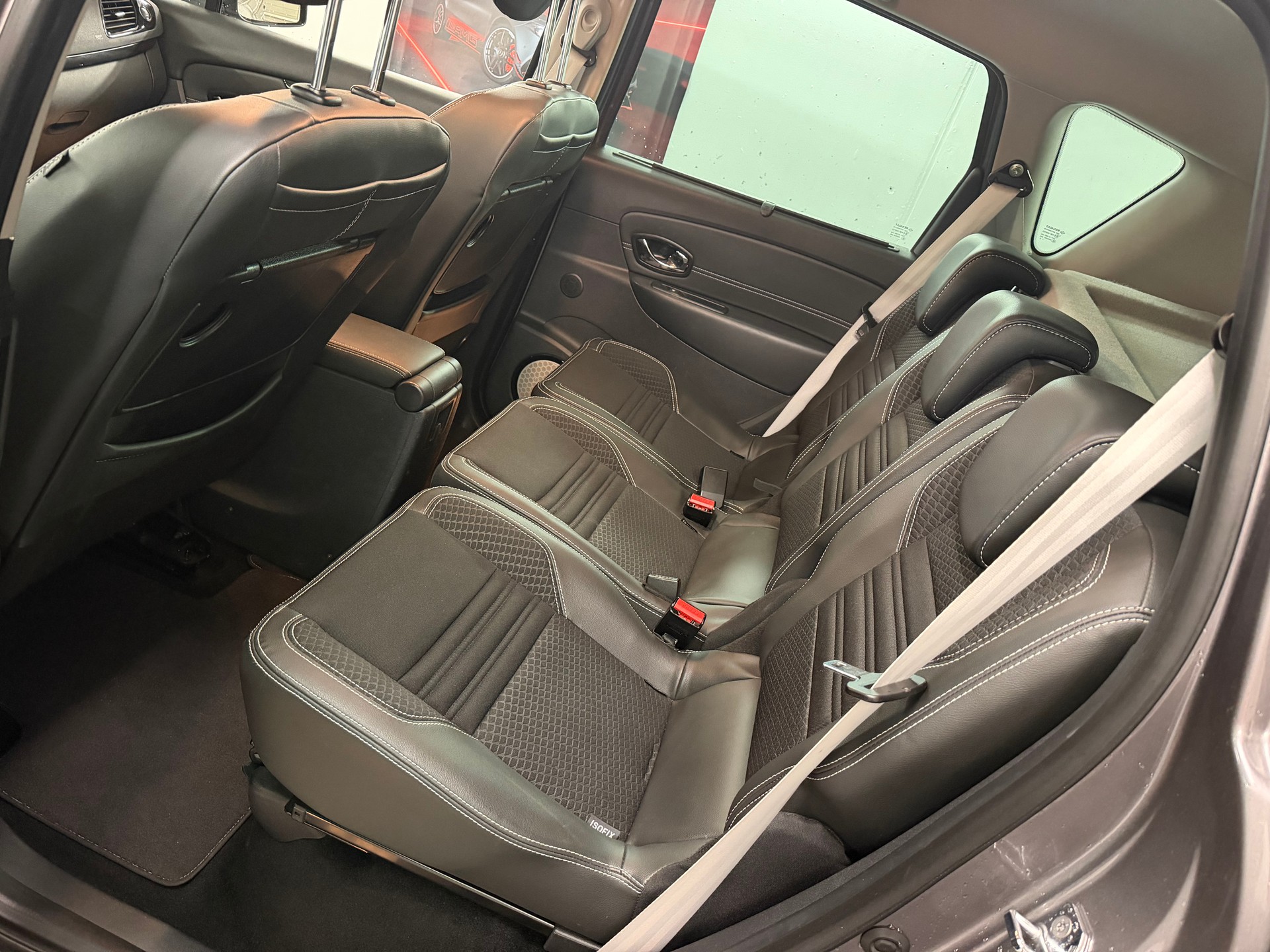 RENAULT Scénic 1.5 dCi Swiss Edition EDC-image-7